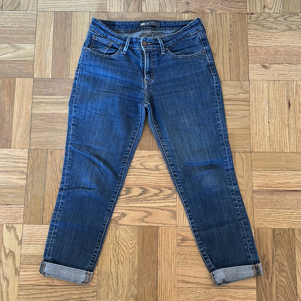 EUC Blue Ankle Length Midrise Levi’s